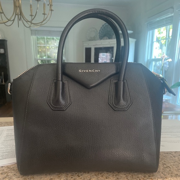 Givenchy Antigona small BLACK handbag - Picture 1 of 8